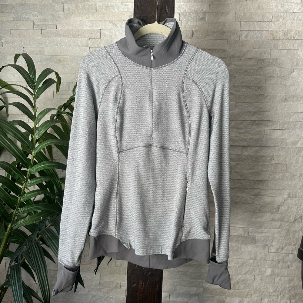 LULULEMON “Runderful” Gray Long Sleeve 1/2 Zip Mock Neck Pullover Size 8